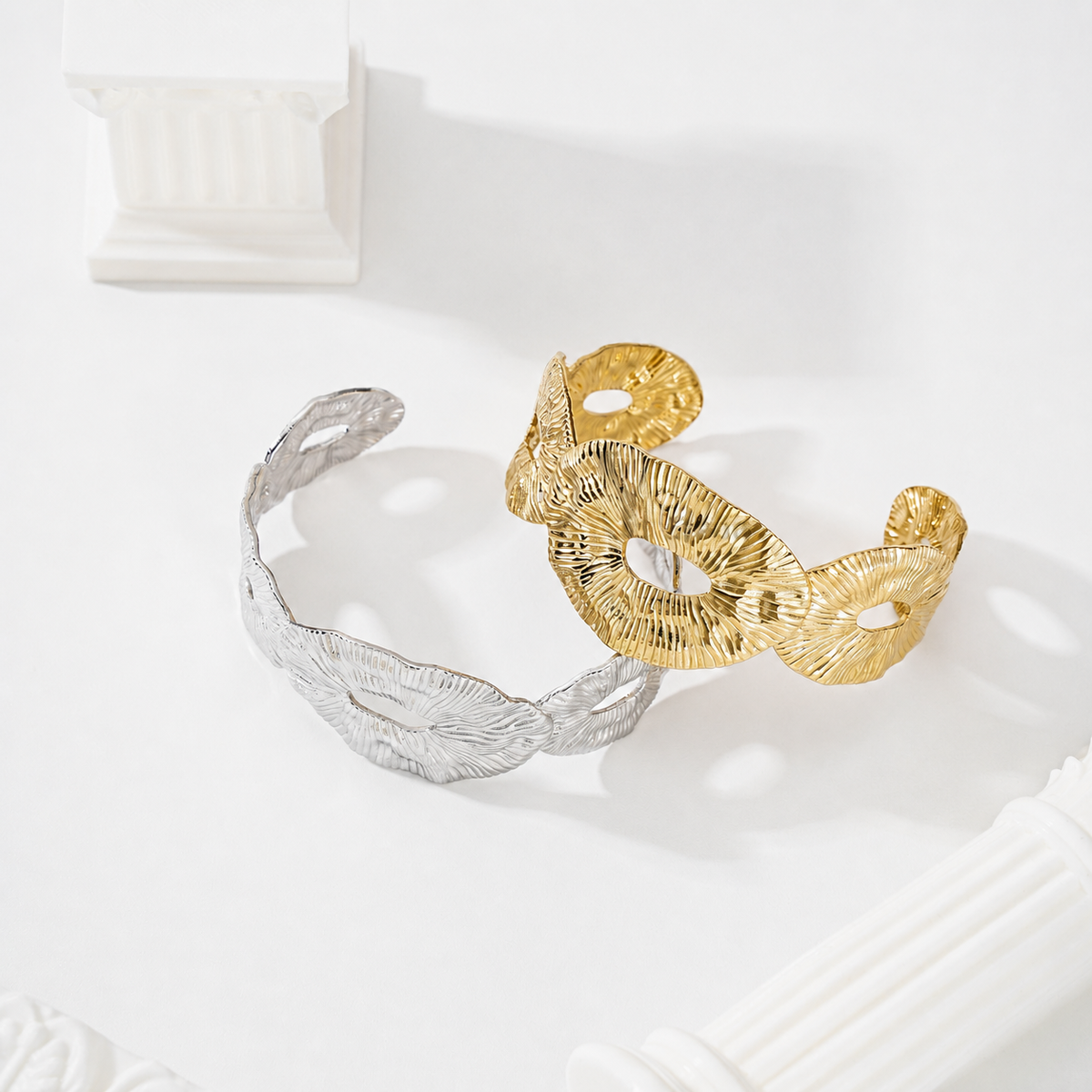 Brazalete con óvalos texturizados - brazalete de joyería al por mayor