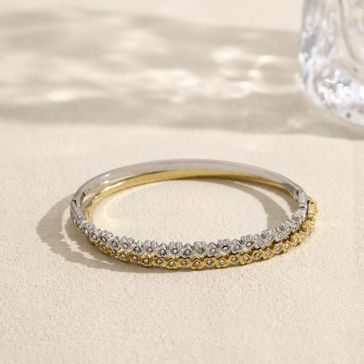 Brazalete con corazones con piedras - brazalete de joyería al por mayor