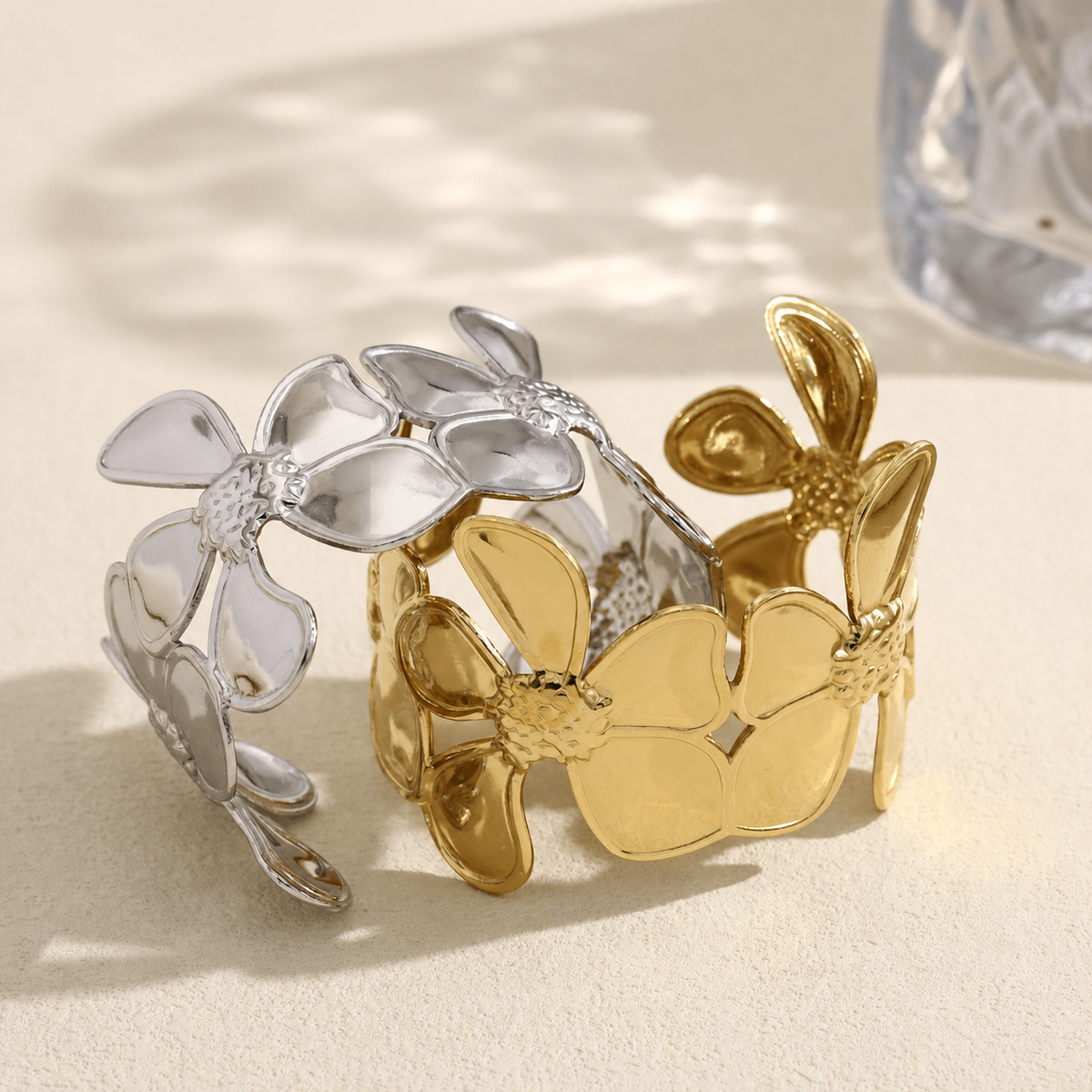 Brazalete abierto con flores grandes - brazalete de joyería al por mayor