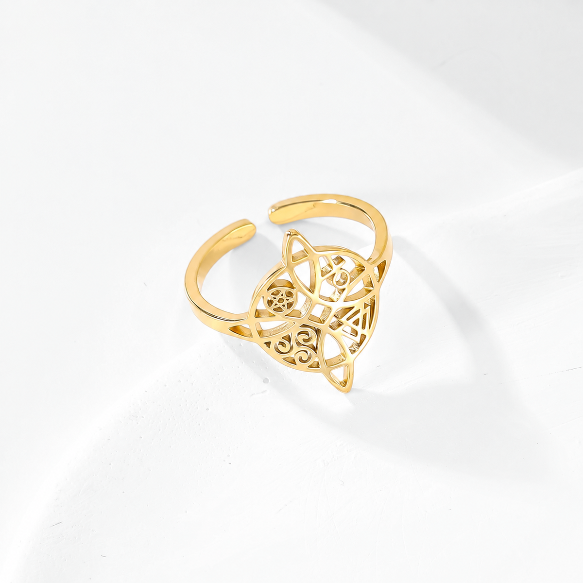 Anillo nudo de bruja con símbolos - anillo de joyería al por mayor