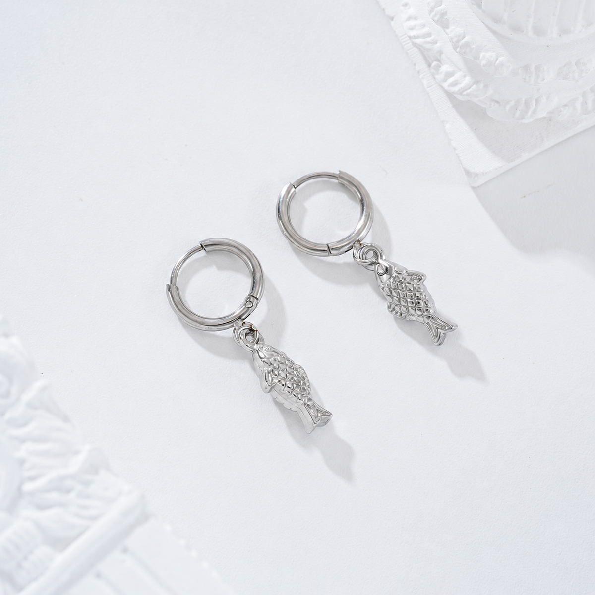 Pendientes de aro con pez acero - pendientes de joyería al por mayor