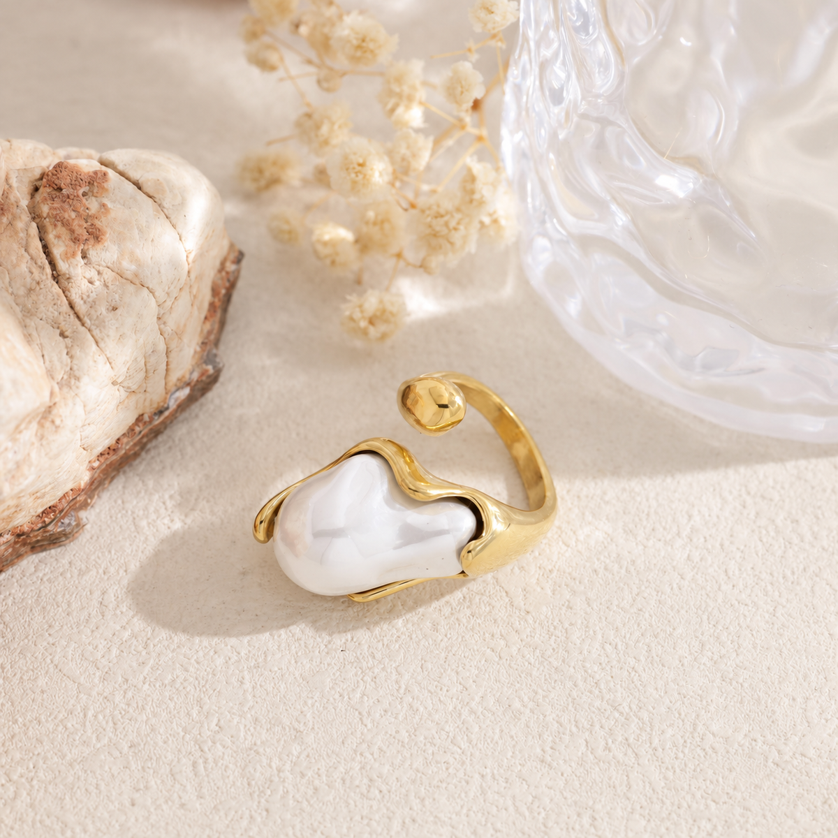 Anillo dorado con piedra blanca - anillo de joyería al por mayor
