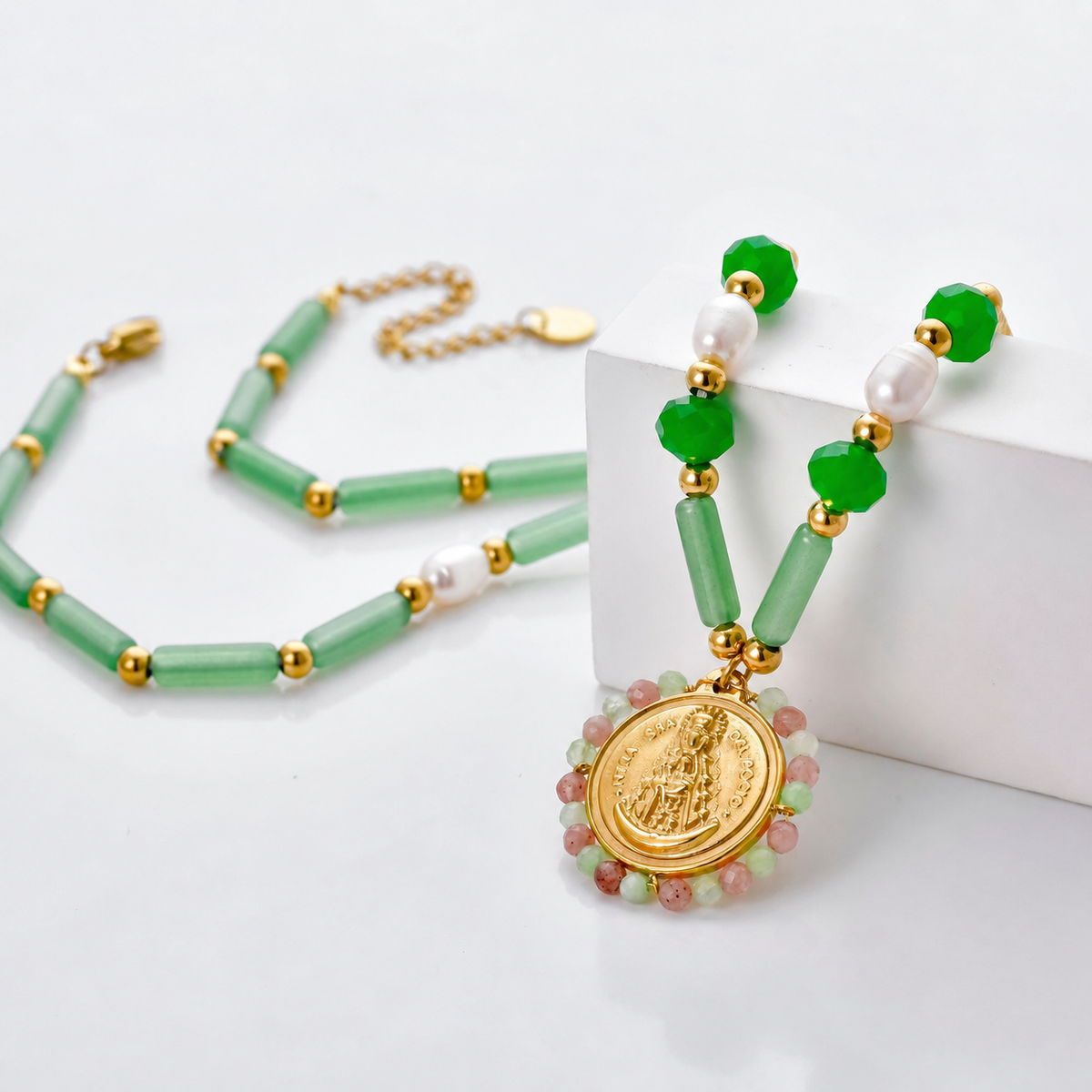Collar Virgen del Rocío con piedras - collar de joyeria al por mayor