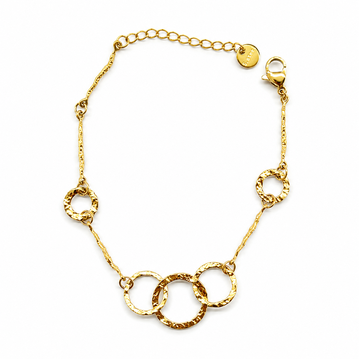Pulsera dorada con aros texturizados