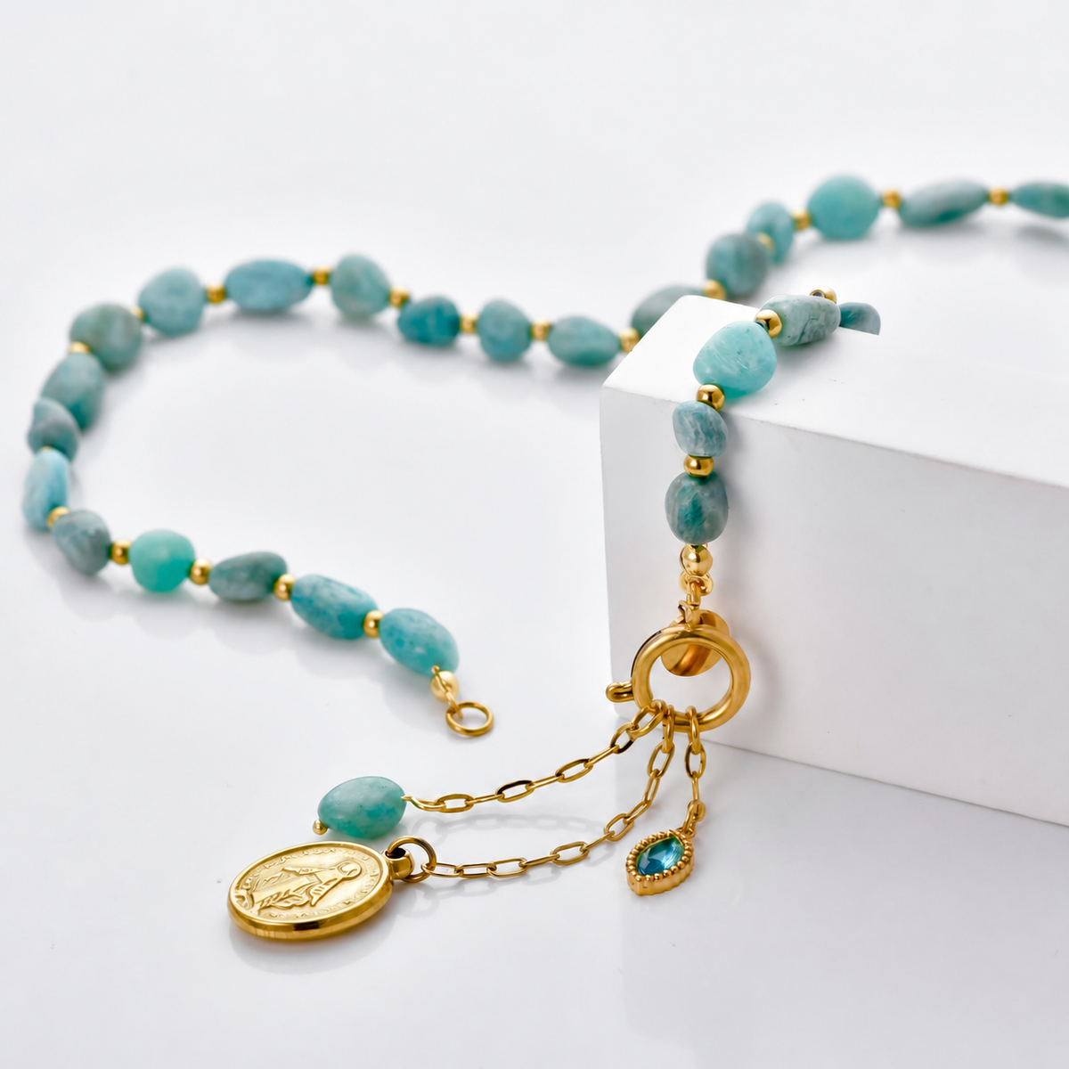 Collar piedras con charms y Virgen Milagrosa - collar de joyeria al por mayor