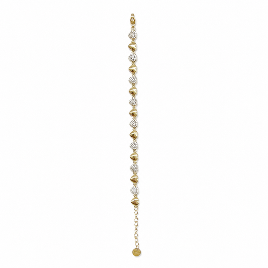 Pulsera dorada con corazones lisos y brillantes