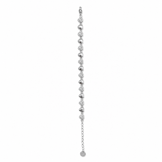 Pulsera plateado con corazones lisos y brillantes