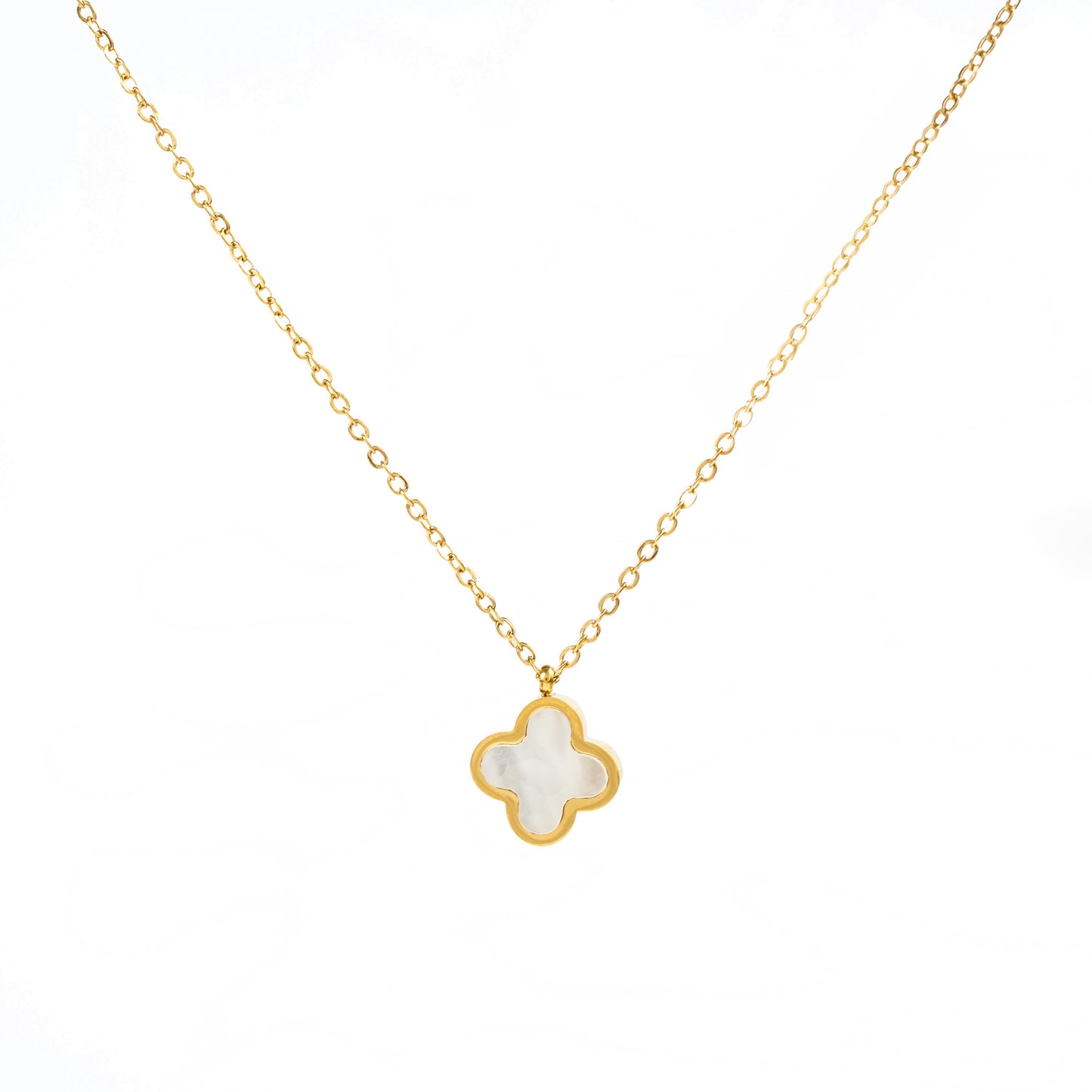 Collar de trebol Sutil.